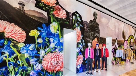 “Florification”: the new wallpaper of Prada Epicenter in New York